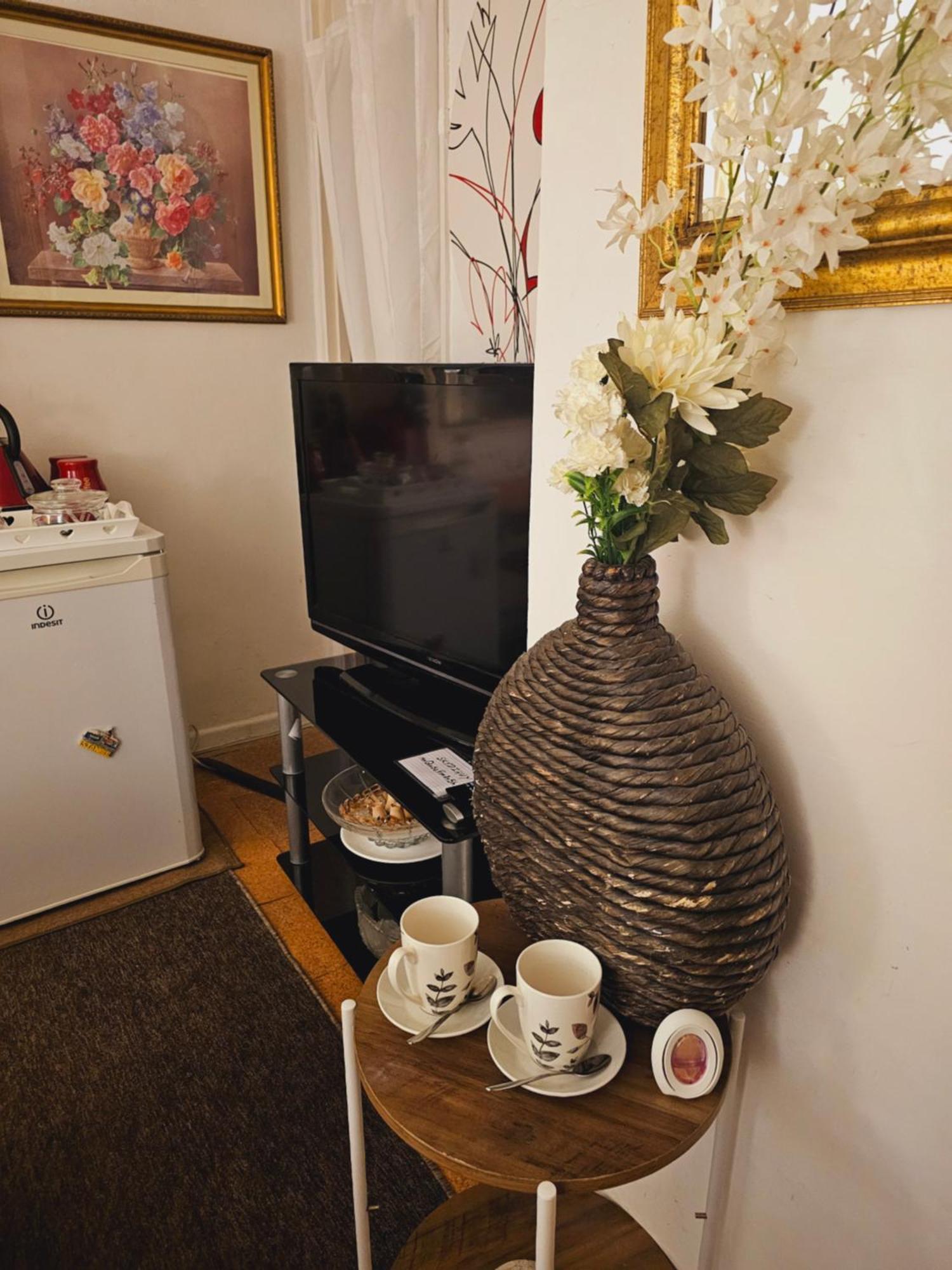 Ferienwohnung Cuisinease Ollerton Exterior foto